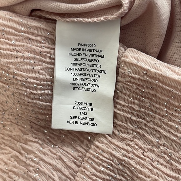 - In excellent condition Woman’s City Triangles dress. Size is 9. - Picture 16 of 16